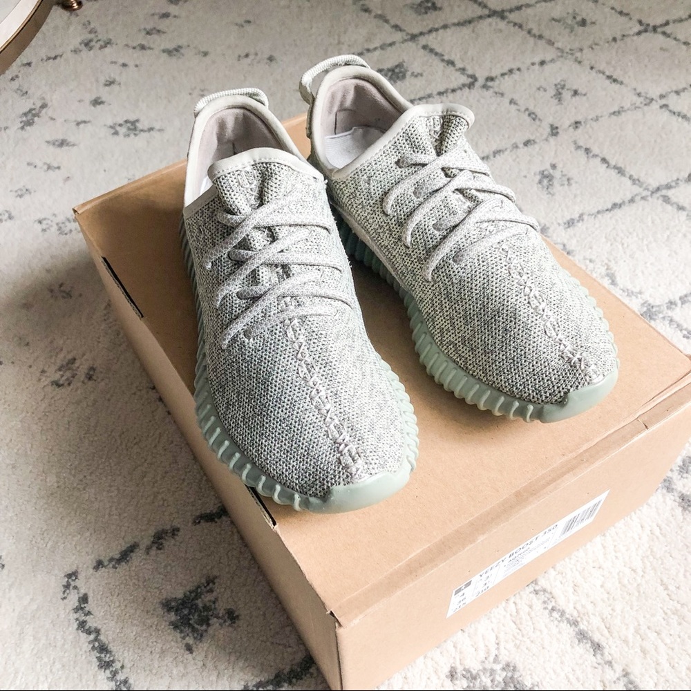 Adidas Yeezy Boost Gray Sneakers Mens 4.5 / Womens 6